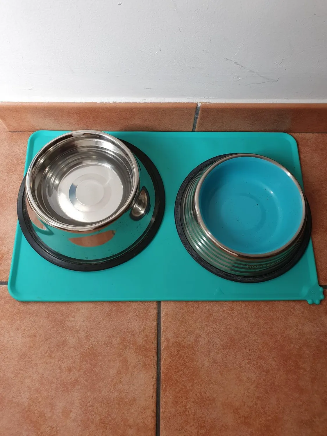 Joytale Tappetino Silicone Ciotole Cane Rosso 47x30cm